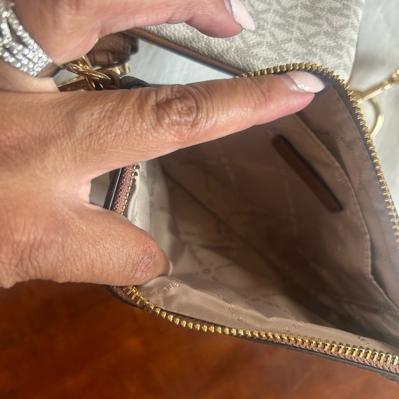 Michael Kors - Jet set triple pouch cross body - Picture 6 of 10